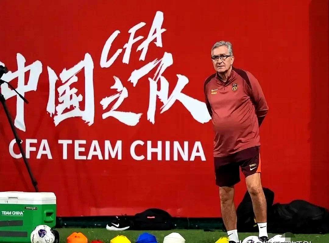 莱万多夫斯基关键节点出色防守，中国队带队取胜！的简单介绍