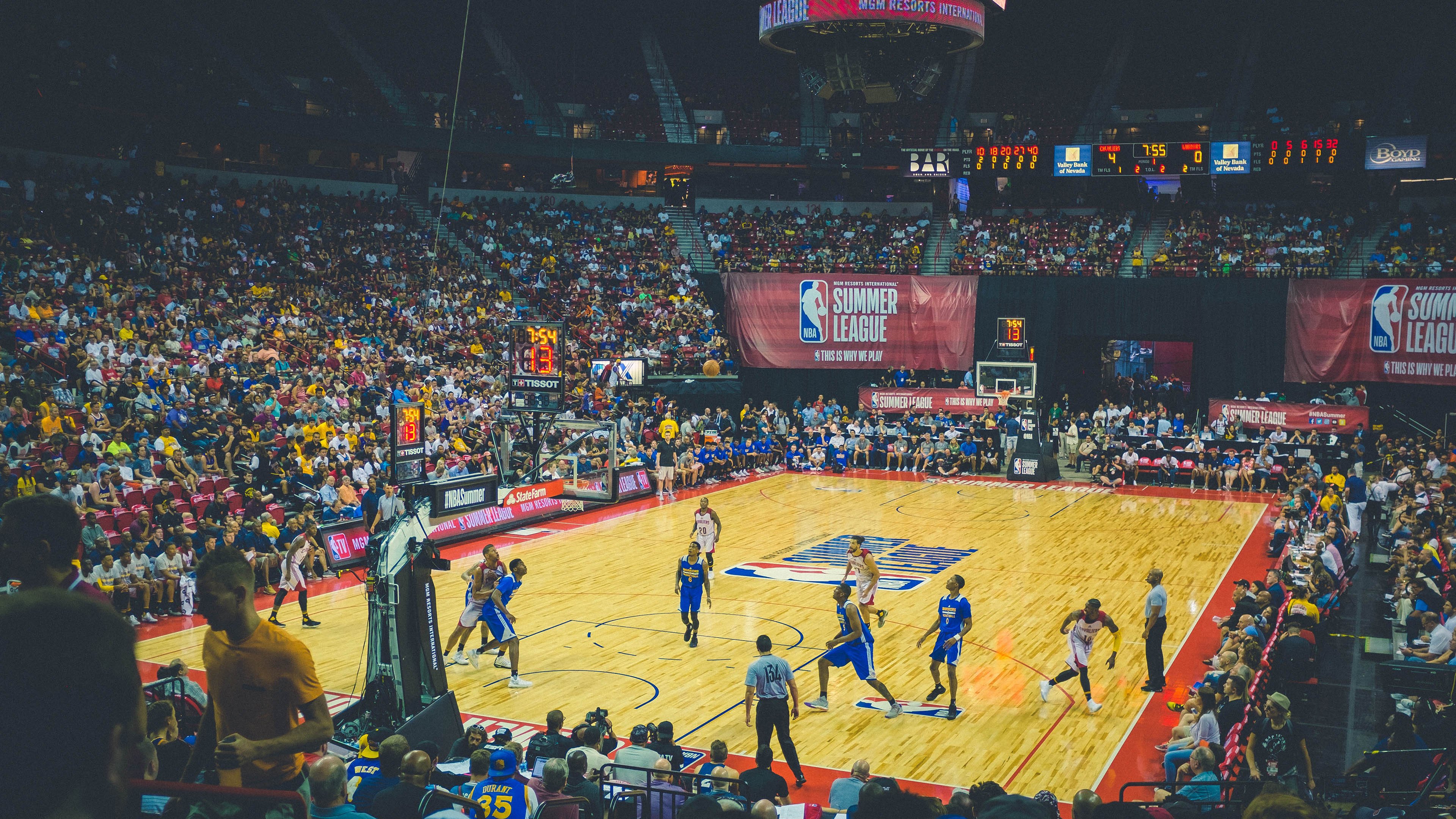 又见绝平！本菲卡与山东泰山鏖战至终场，郭艾伦读秒救主